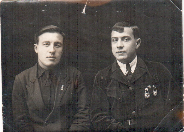 Рудольф Августович (справа) с другом и коллегой, учителем Виктором Колотовым. 